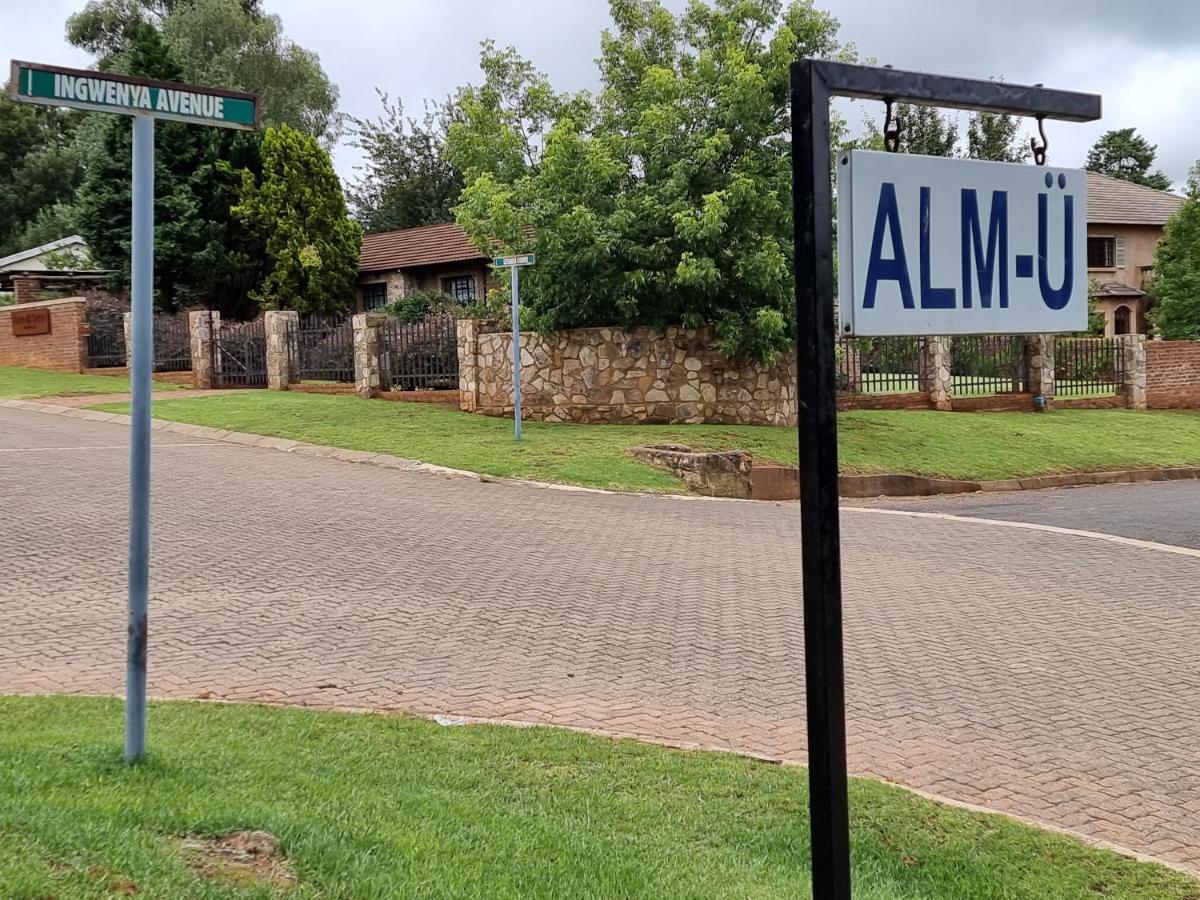 Alm-U Vila Dullstroom Exterior foto